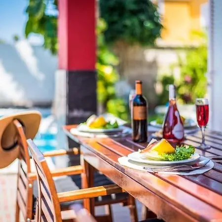 فيلة Playa De Fanabe Sleeps 8 Pool Air Con *