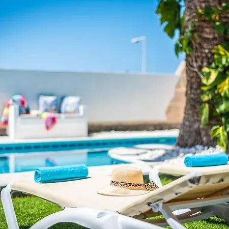 Playa De Fanabe Sleeps 8 Pool Air Con Vila